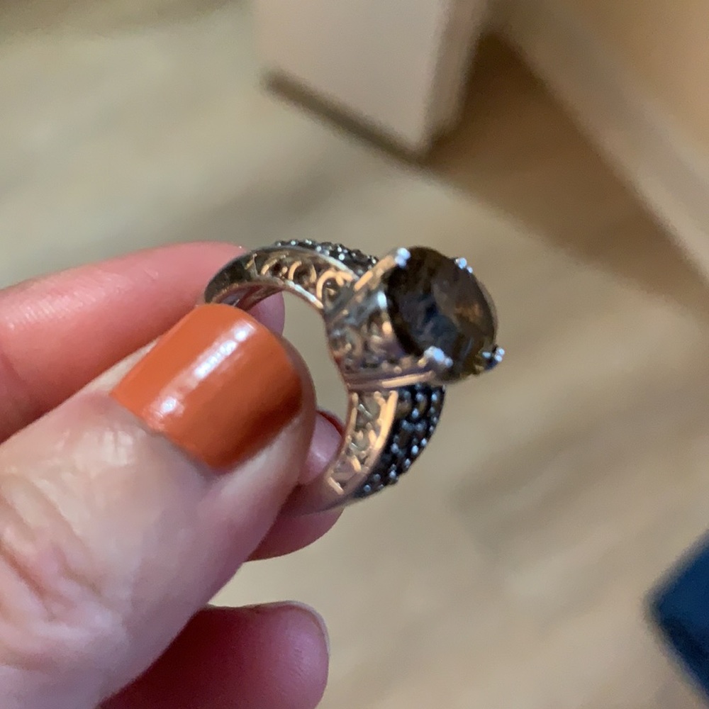 Beautiful amber & silver colored ring